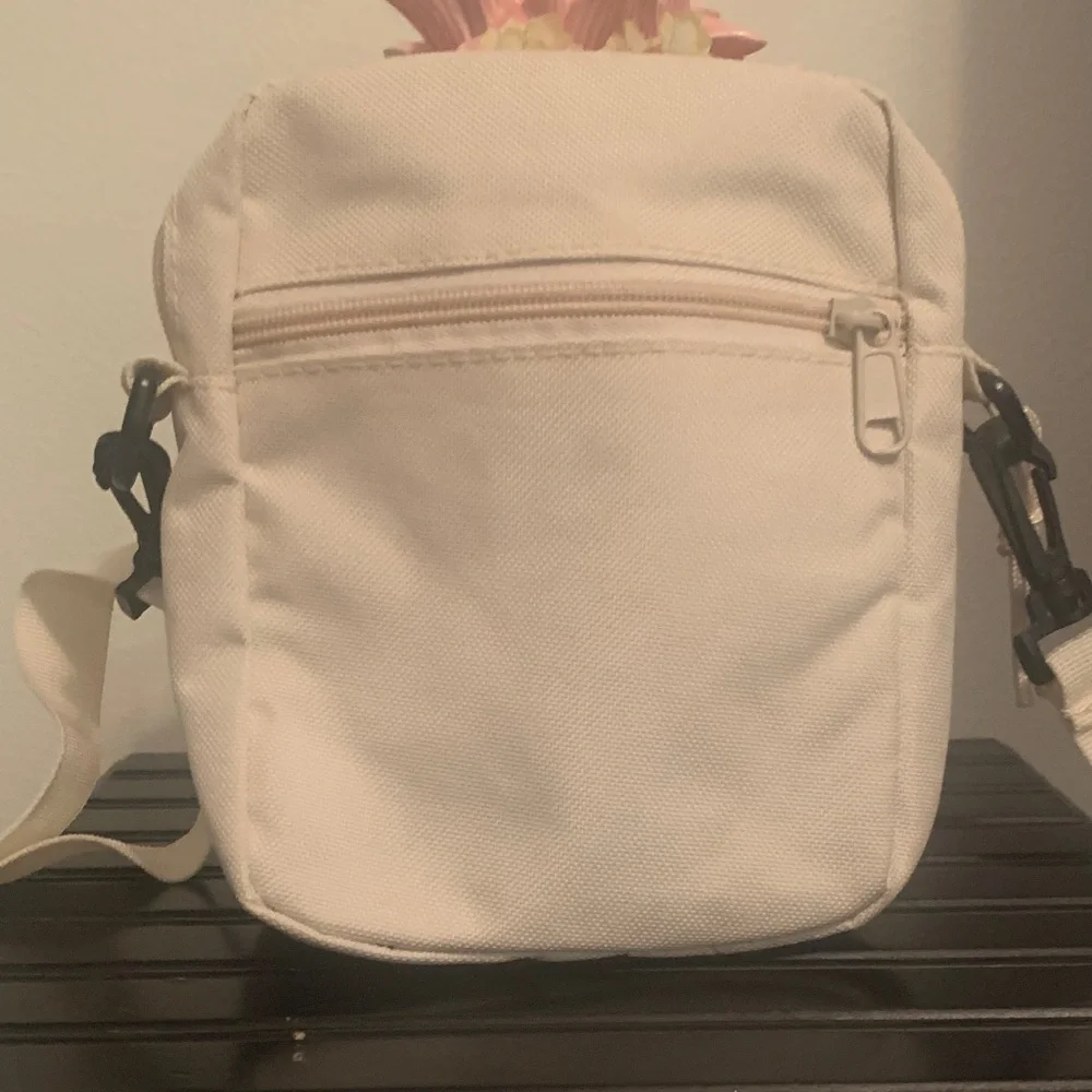 NWOT Crossbody Bag - Picture 3 of 7